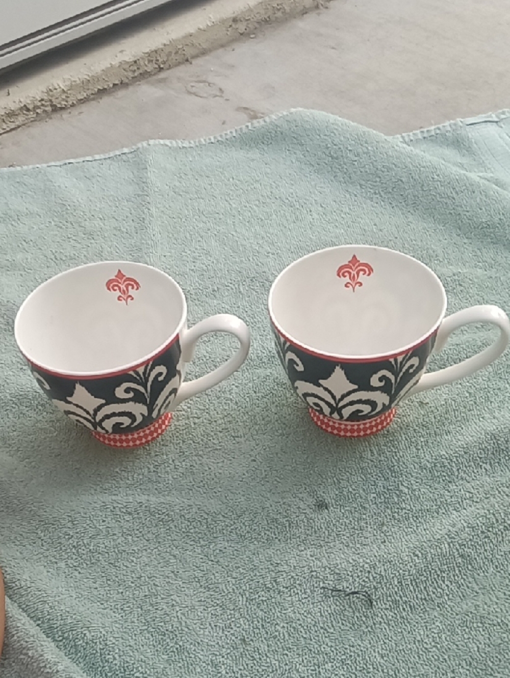 Decorative Black and Red Porcelain Tea Cups - Set of 2